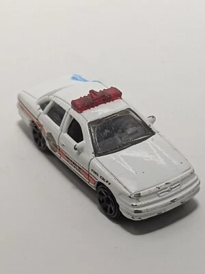 Matchbox 2009 Fire 5-Pack Exclusive 1997 Ford Crown Victoria Fire Chief - Image 1 of 4