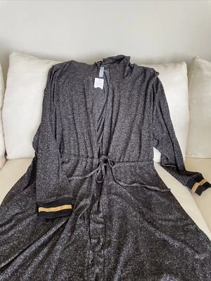 Bata con Capucha CACIQUE SLEEP Negra Blanca Mezcla Rayón Jaspeada Talla 22/24 Dorada S38 Foto 1 de 4