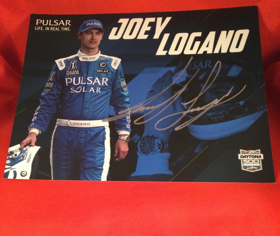 Joey Logano autografiado héroe o tarjeta autógrafa 8x10 Pulsar relojes Nascar. Foto 1 de 3