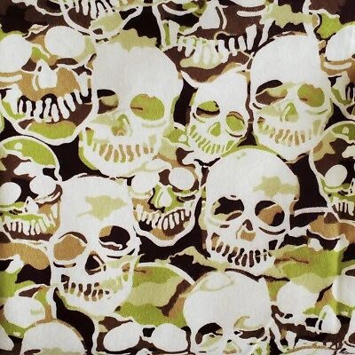 Tela de franela verde caqui camuflaje calavera halloween: W 42" (por media yarda) Foto 1 de 4