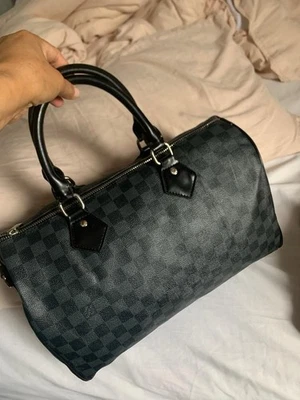 Louis Vuitton Duffel Bag Unisex - Image 1 of 2