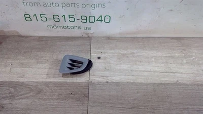 Chevrolet Colorado 2019-2021 ventana derecha desempañador rejilla de salida OEM 23250053 Foto 1 de 4