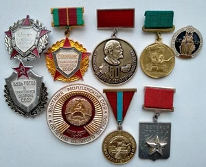 Soviet Aworded and Commemorative Badges 1950s - 1980s - Picture 1 of 8