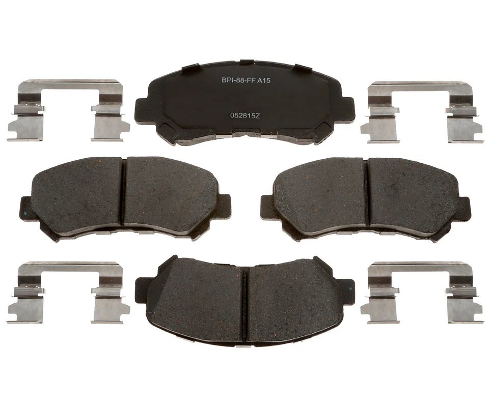 Комплект передних дисковых тормозных колодок для Suzuki Kizashi 2010-2013 годов выпуска Raybestos 2011 2012 годов выпуска - Изображение 1 из 1