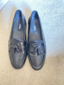 Scarpe Uomo HUSH PUPPIES MOCASSINI IN PELLE NERA CON NAPPE TAGLIA 10,5 M - Foto 1 di 18