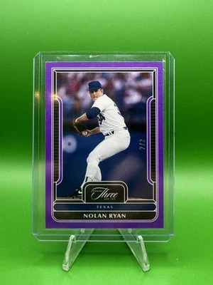 Panini Three and Two 2023 púrpura Nolan Ryan 2/2 Texas Rangers #65 Foto 1 de 3