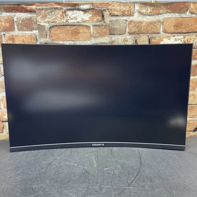 GIGABYTE G32QC A 32" Curved Gaming Monitor 165Hz 1440P QHD 2560x1440 READ - Image 1 of 4
