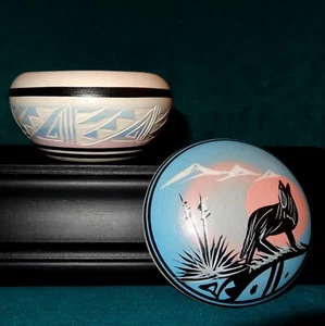 Navajo Native American Etched Pottery Wolf Small Trinket Box Artist Signed LS - Picture 1 of 8