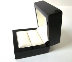 Luxury RING BOX Real Wood PIANO BLACK Jewellery Gift Box-Wedding/Engagement-CO1R - Picture 1 of 5