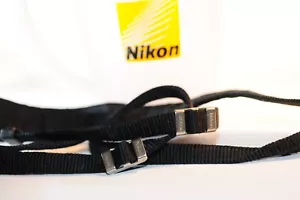 Nikon AN-4 flaco negro clásico cámara correa de hombro hebillas de metal de los años 80 - Imagen 1 de 4