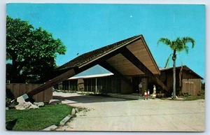 Tarjeta postal Surfrider Beach Apartments at Siesta Key en Sarasota Florida década de 1960 - Imagen 1 de 2