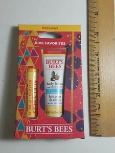 Burt's Bees Hive Favorites lozione corpo latte e miele e balsamo labbra alla menta confezione nuova con scatola - Foto 1 di 6