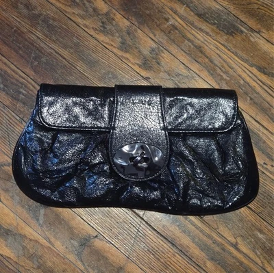 Bolso sin asas Avenue negro charol imitación cuero - cierre de botones de gran tamaño - bolso de noche Foto 1 de 4