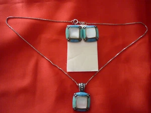 VINTAGE STERL. SILVER TURQUOISE, MOTHER OF PEARL & BLUE AGATE PENDANT & EARRINGS - Picture 1 of 11