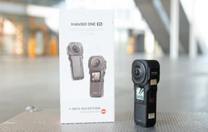 Insta 360 One RS - Scratches On Lens! original box - Picture 1 of 8