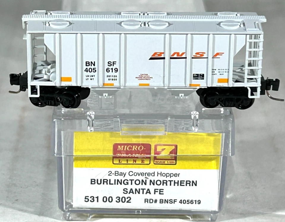 MICRO-TRAINS Z SC 2-BAY COVERED HOPPER CAR BNSF 53100302 - Image 1 of 3