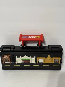 Disney Pixar Cars Micro Drifters FAST FLIP ESTUCHE DE TRANSPORTE Incluye 13 Coches - Raro - Imagen 1 de 9