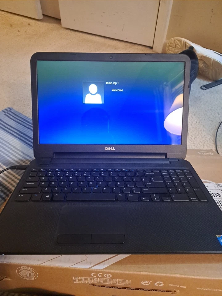 Dell Inspiron 15 3531 Foto 1 de 2