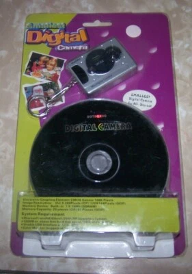 SMALLEST DIGITAL CAMERA w/16 Mb built-in SDRAM - NIP - Image 1 of 4