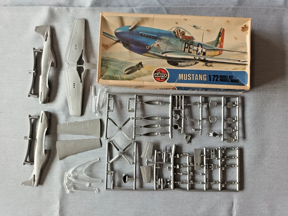KIT Aeromodello MUSTANG - AIRFIX-72 #2045 - anni '70 - VINTAGE - Immagine 1 di 4