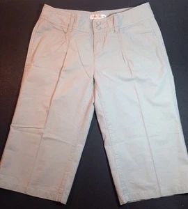 White House Black Market Size 2 Capri Shorts Beige - Picture 1 of 11