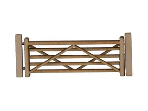 6 x Five Bar Gates - OO gauge / 1:76 scale, farm field wooden 5 bar garden gate - Picture 1 of 4