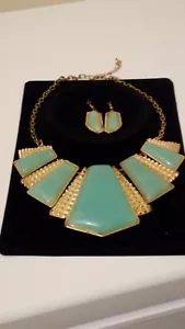 New Statement Huge Costume Jewellery Green Necklace and Earrings set - Picture 1 of 4