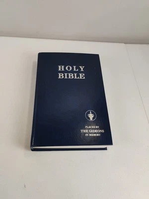 Holy Bible Placed By The Gideons Dark Blue Hardcover Old & New Testament 1985 Foto 1 de 4