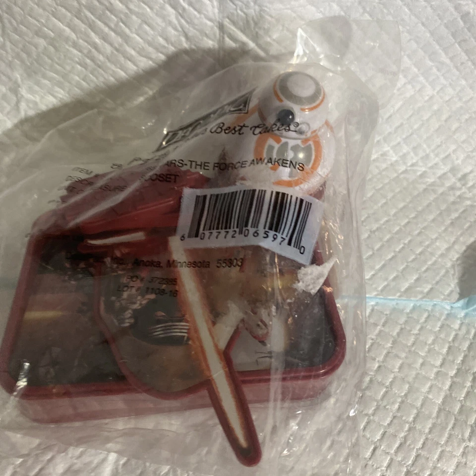 DecoPac Cake Topper Kit NOS Star Wars The Force Awakens 5.5x3.5x5”