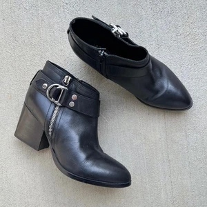 Marc Fisher Vanqar Leather Ankle Boots Booties Buckle Accent Size 7.5 - Picture 1 of 8