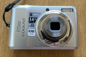 Nikon COOLPIX L19 8,0 megapixel fotocamera digitale compatta usata - Foto 1 di 10
