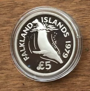 CC43 FALKLAND 1979 £5 CONSERVAZIONE A PROVA DI ARGENTO - CONIAZIONE 3432 - MEGATTERA - Foto 1 di 2