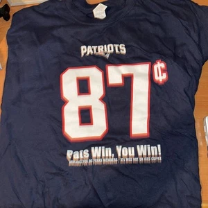 Dunkin’ Donuts New England Patriots #87 DD Perks T-Shirt ~ MEDIUM - Bild 1 von 2