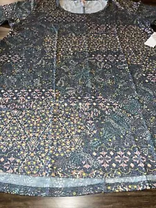 Lularoe Perfect T Full Tunic Shirt 🦄 Medium 12/14 Gray Pink Floral Shapes M New - Picture 1 of 15