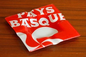 VINTAGE French Pays Basque Ashtray - 15cm Home Bar Advertising French Bistro - Picture 1 of 4