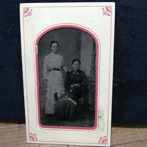 Antike Zinnart von zwei jungen Damen. Schwestern? - Bild 1 von 2