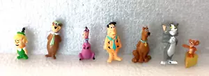 7 Hanna Barbera Figur Dino Yogi Scooby Collection A&A Verkaufsset Neu aus altem Lagerbestand 2011 - Bild 1 von 3