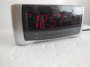 Emerson Research Large Red Digital Numbers Alarm Clock Radio CKS2288S Smart Set - Picture 1 of 6