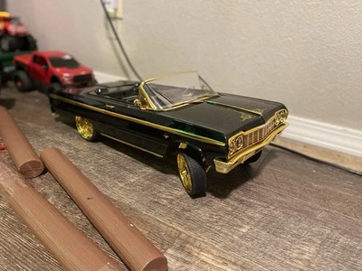 Coche radiocontrolado Redcat Racing SixtyFour Impala "Gold Digger" escala 1/10 2x2 Foto 1 de 2