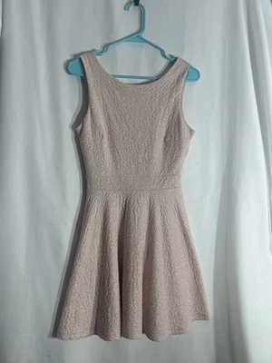 Mini vestido flamingo rosa e prata linha A - Imagem 1 de 3