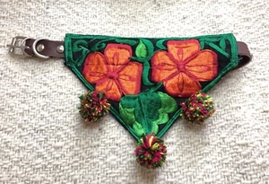 Collar y pañuelo de cuero enrollado para perro de cuero suave bordado hecho a mano pequeño - Imagen 1 de 1