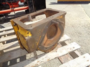 INTERNATIONAL 500C CRAWLER / DOZER. R.H. STEERING CLUTCH HOUSING 676947 R11. - Picture 1 of 8