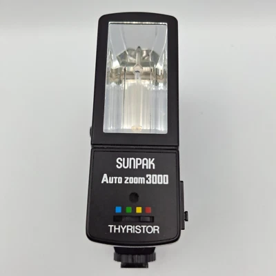 Sunpak Auto Zoom 3000 Flashgun-Compatible With Olympus OM 10/20/30 Range (refB) - Image 1 of 4