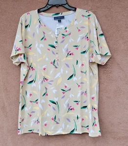 *NUEVO* Karen Scott Rosa Tulipán Estampado Floral Top Bronceado Cuello Henley Mangas Cortas Nuevo con Etiquetas - Imagen 1 de 20