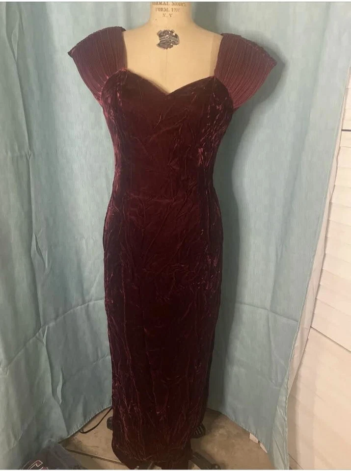 Vintage Jordan Fashions Red Crushed Velvet Full Length Formal Dress Gown 11/12 - Image 1 of 4