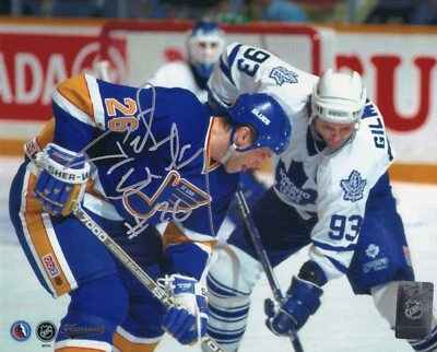 PETER STASTNY SIGNED AUTOGRAPHED ST. LOUIS BLUES 8X10  PHOTO  PROOF - Image 1 of 2