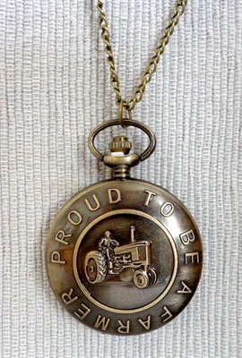 Taschenuhr mit Traktor-Motiv auf Sprungdeckel und langer Kette in Geschenkbox - Bild 1 von 4