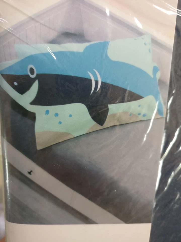 Fronha infantil em forma de tubarão nova 50 X 75cm - Imagem 1 de 3