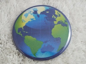 Welt | Globus | Erde ~ 2-1/4" Button Pinback Pin (D19) - Bild 1 von 2