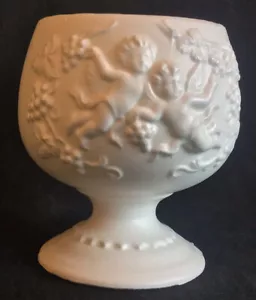 Vintage Vase CUPIDS KK Originals Fine Quality JAPAN High Tea Tableware Decor - Picture 1 of 9